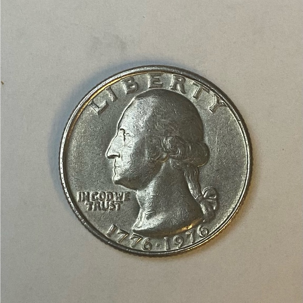 RARE!!! Vintage U.S. Mint 1776-1976
Bicentennial Quarter NO MINT MARK
ERROR